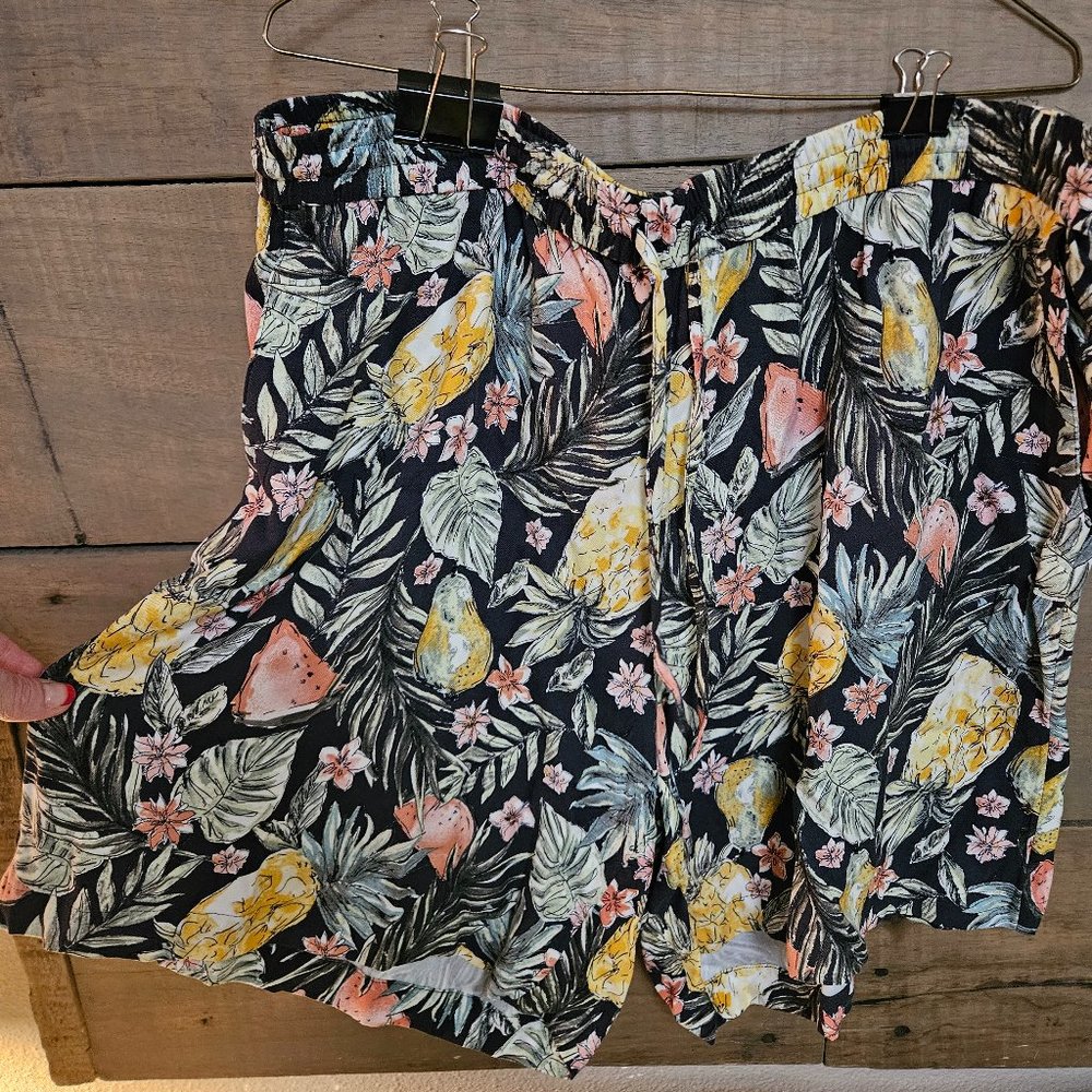XL jjill flowy shorts